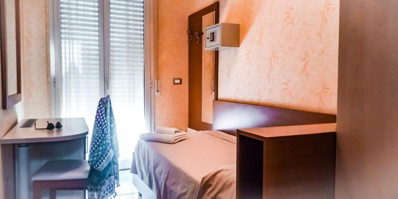 Hotel Condor Milano Marittima Exterior photo